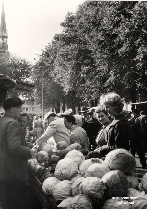 Foto "Wochenmarkt mit Blick nach Süden"